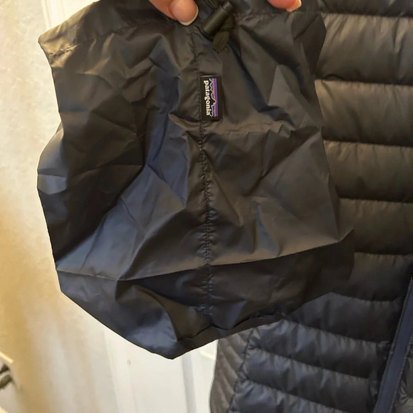 ! Women’s Patagonia Fiona puff parka in black - Picture 7 of 7
